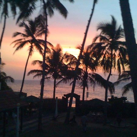 Ninnada Beach Hotel Marawila Buitenkant foto