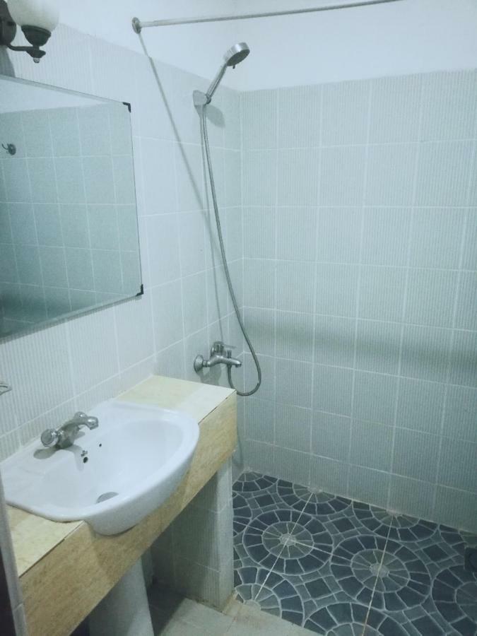 Ninnada Beach Hotel Marawila Buitenkant foto